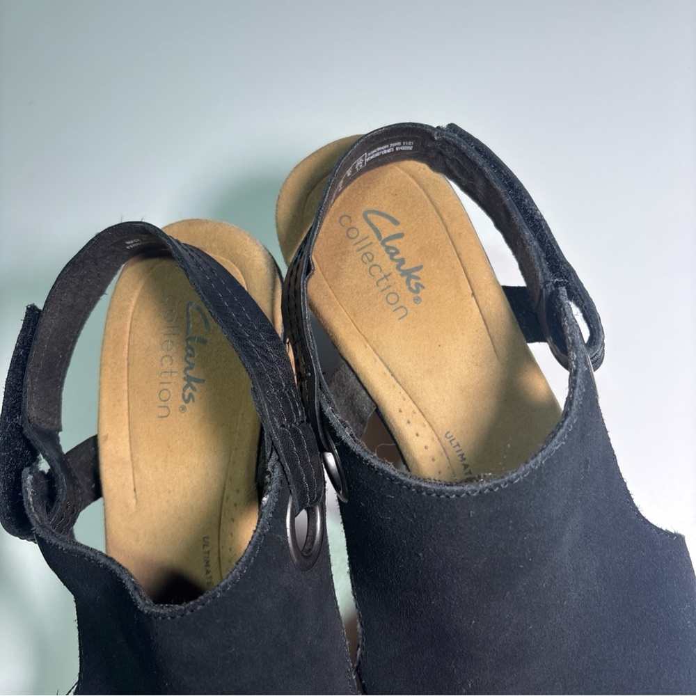 Clarks Black and Tan Wedge Sandals - Picture 6 of 7